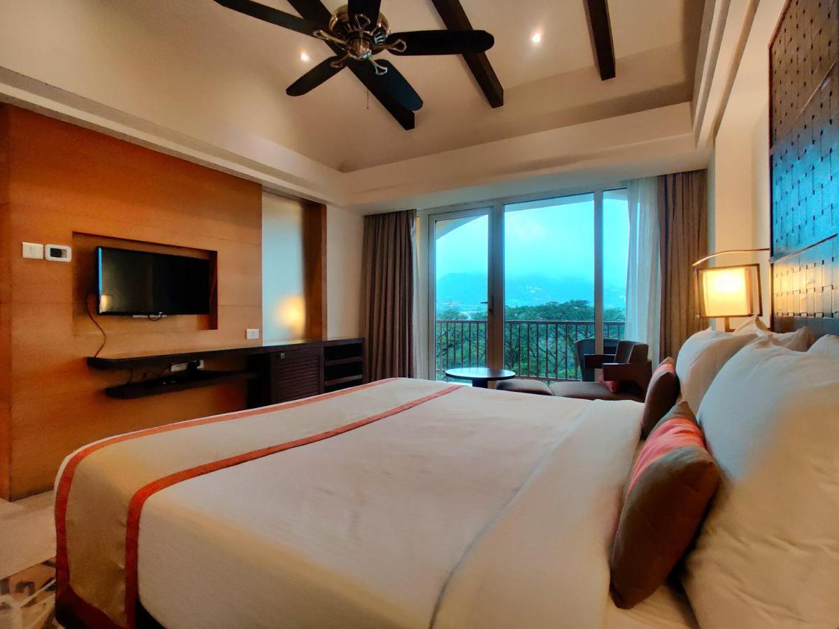 Fariyas Resort Лонавла Екстер'єр фото