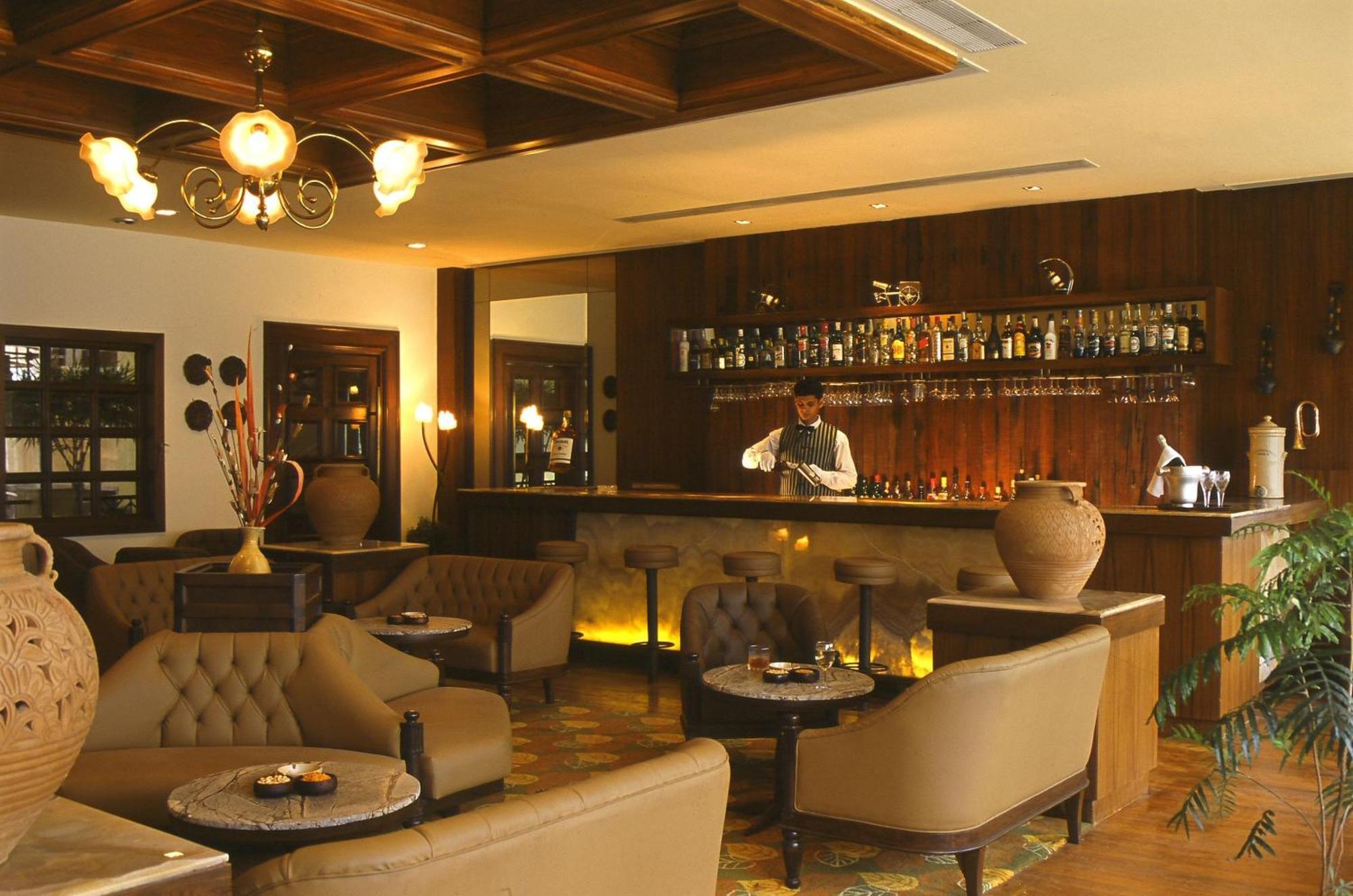 Fariyas Resort Лонавла Ресторан фото