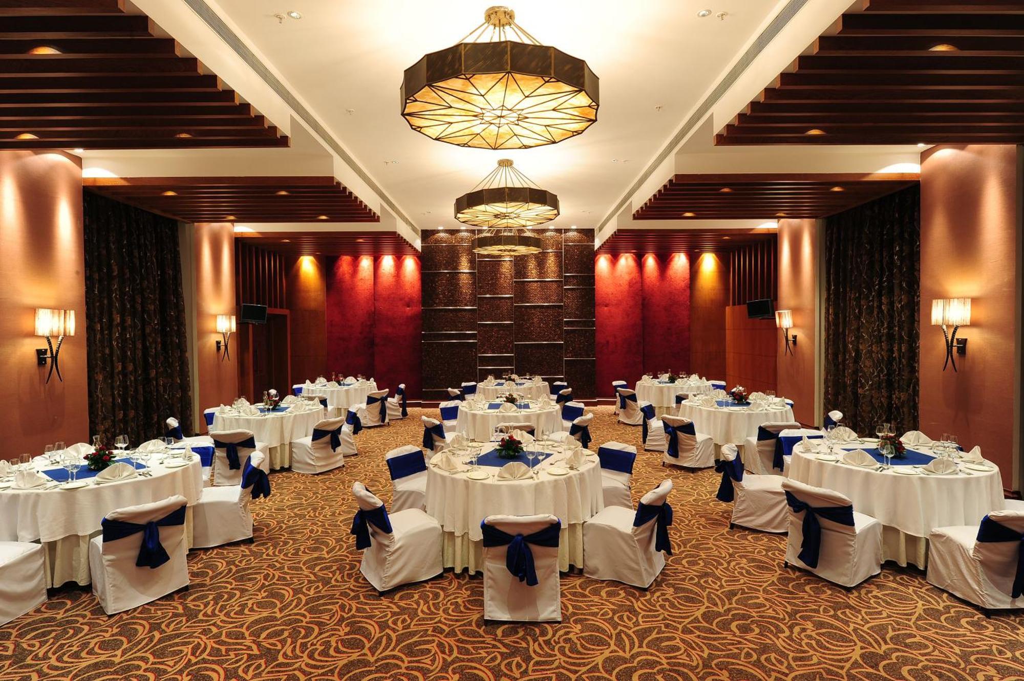Fariyas Resort Лонавла Ресторан фото